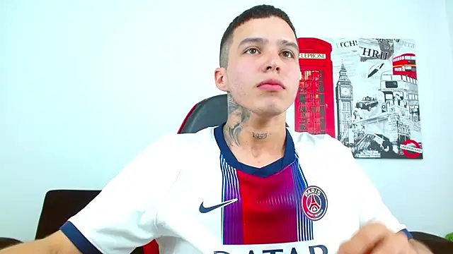 Cumandres18's Webcam Show