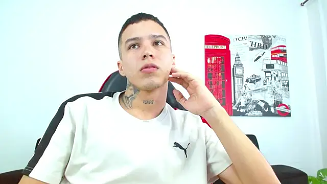 Show modela Cumandres18 na web-kameri