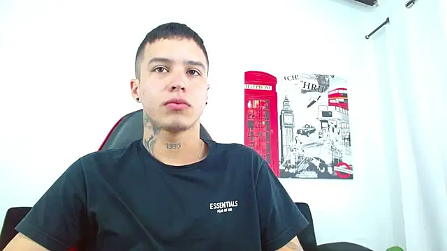 Show modela Cumandres18 na web-kameri