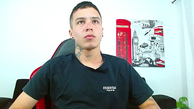 Show modela Cumandres18 na web-kameri