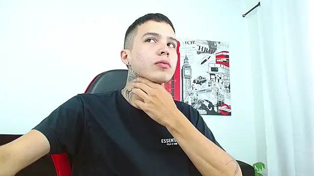 Cumandres18's Webcam Show