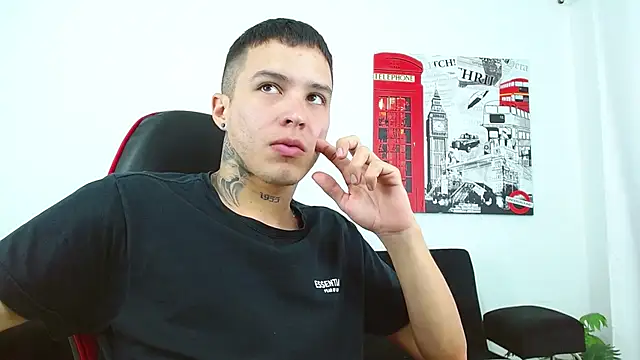 Cumandres18 Шоу с уебкамера