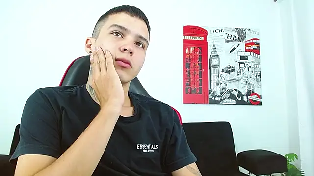 Show de Cumandres18 na webcam