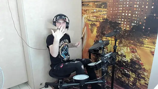 NakedDrums webkamerás műsora
