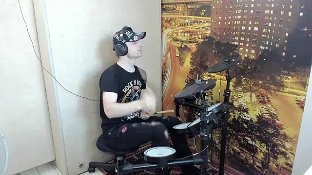 NakedDrums Show in webcam