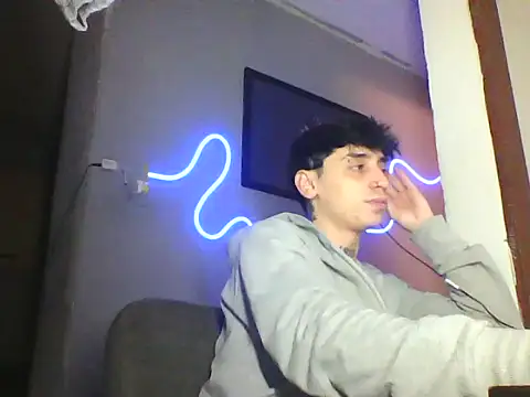Webkamerová show alejo_greyx
