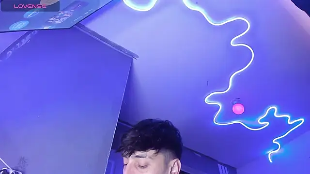 alejo_greyx Adlı Modelin Web Kamerası Şovu