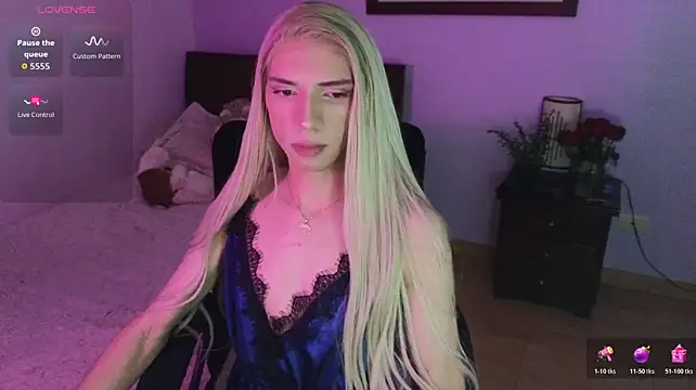 mirandahabach333 webcam show
