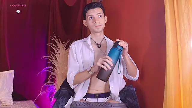 Show modela VicenteFerrer na web-kameri