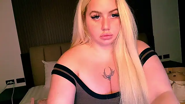 TiaDoll Pertunjukan Webcam