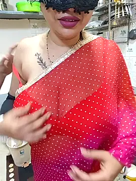 RDX_COUPLE Chat Room in diretta