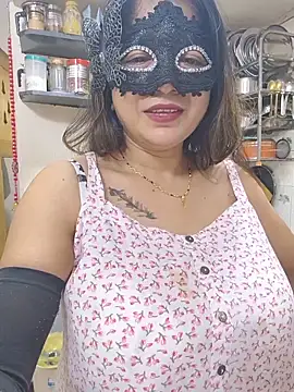 Eroticc_Desiree- Pertunjukan Webcam