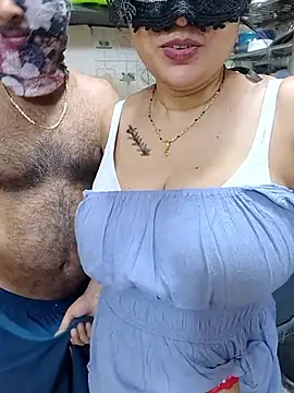 Eroticc_Desiree-: вебкам-шоу