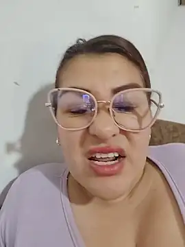 Chat XXX en directo de AlexxiaaMat