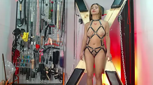 Pertunjukan Kamera Web Eliz_bdsm