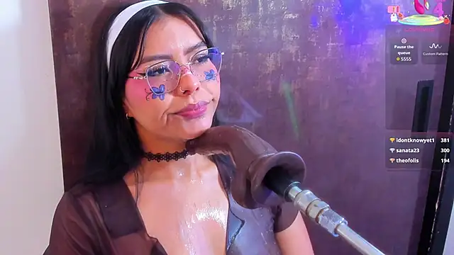 pocahontas_lantina Show in webcam