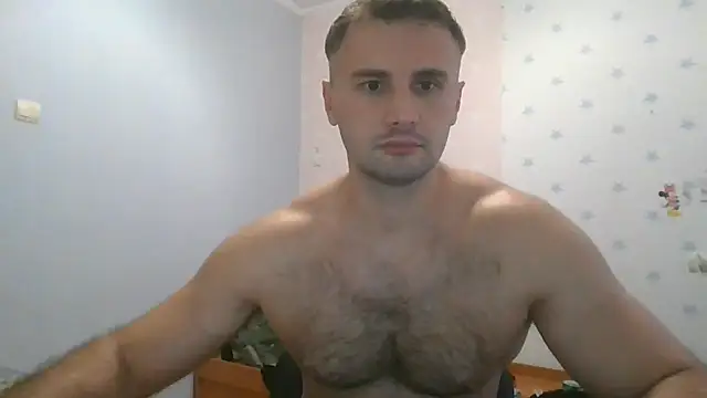 Show modela muscle_uncut na web-kameri