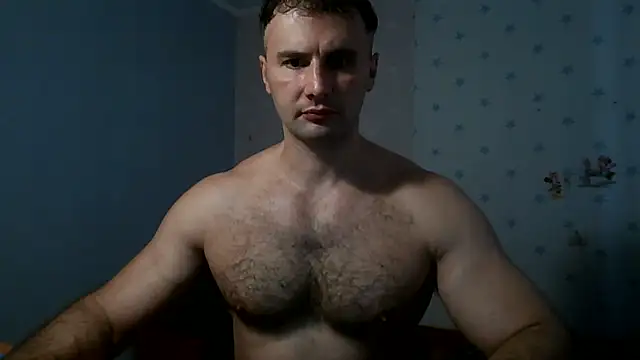 Show modela muscle_uncut na web-kameri