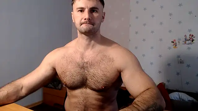 Show modela muscle_uncut na web-kameri