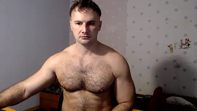 Show modela muscle_uncut na web-kameri
