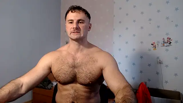 Show modela muscle_uncut na web-kameri