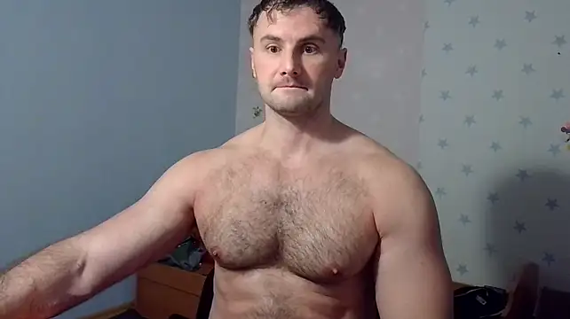 Show modela muscle_uncut na web-kameri
