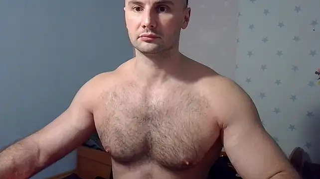 Show modela muscle_uncut na web-kameri