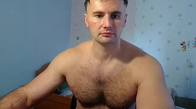 Show modela muscle_uncut na web-kameri