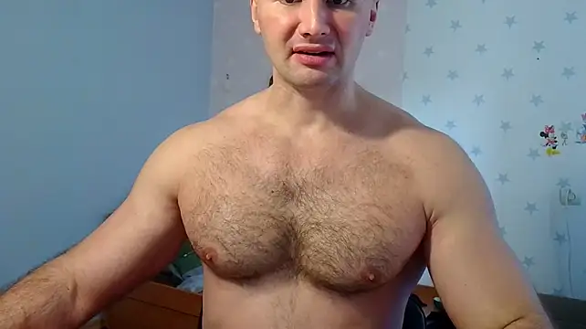Show modela muscle_uncut na web-kameri