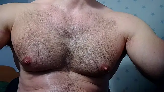 Show modela muscle_uncut na web-kameri