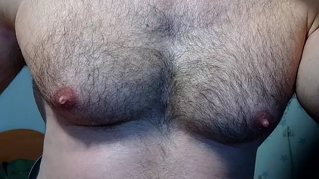 Show modela muscle_uncut na web-kameri