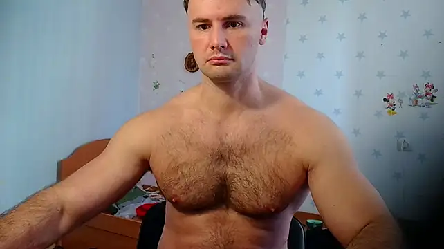 Show modela muscle_uncut na web-kameri