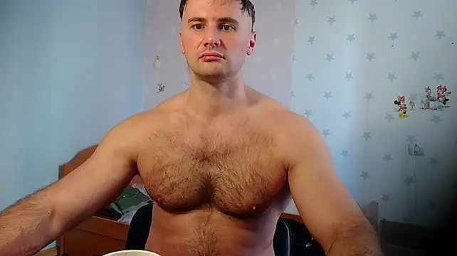 Show modela muscle_uncut na web-kameri