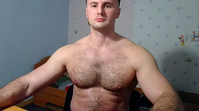 Show modela muscle_uncut na web-kameri