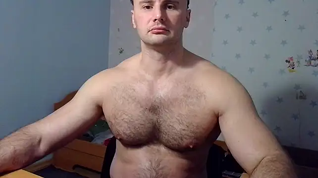 muscle_uncut – Kamerová šou