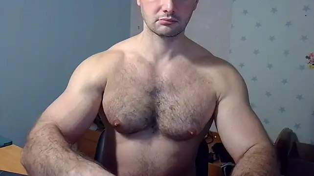 Show modela muscle_uncut na web-kameri