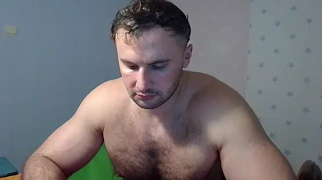 Show modela muscle_uncut na web-kameri