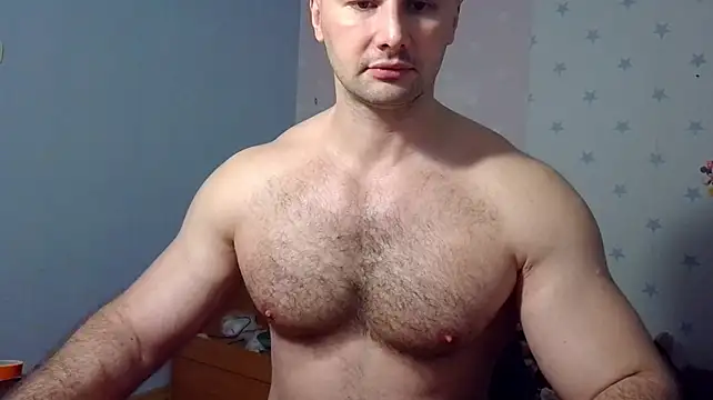 Show modela muscle_uncut na web-kameri