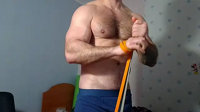Show modela muscle_uncut na web-kameri