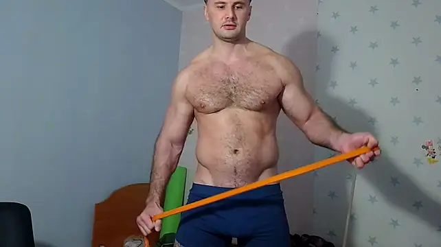 Show modela muscle_uncut na web-kameri