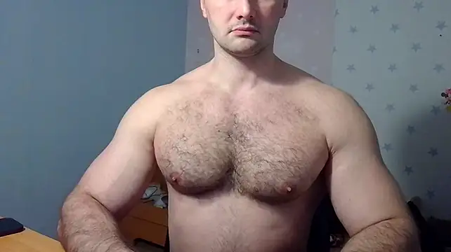 Show modela muscle_uncut na web-kameri
