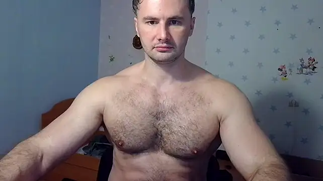 Show modela muscle_uncut na web-kameri