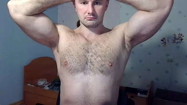 Show modela muscle_uncut na web-kameri