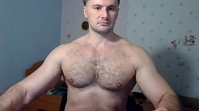 Show modela muscle_uncut na web-kameri