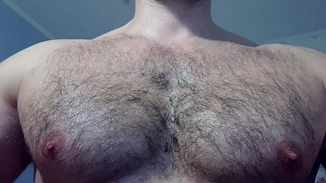 Show modela muscle_uncut na web-kameri