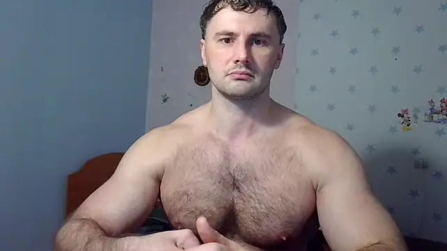 Show modela muscle_uncut na web-kameri
