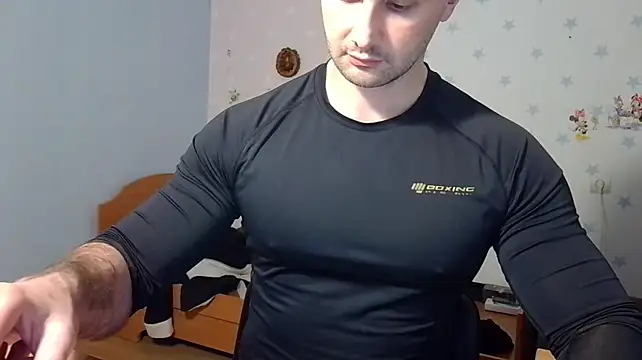 muscle_uncut Adlı Modelin Web Kamerası Şovu