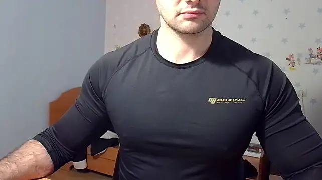 muscle_uncut's Webcam Show