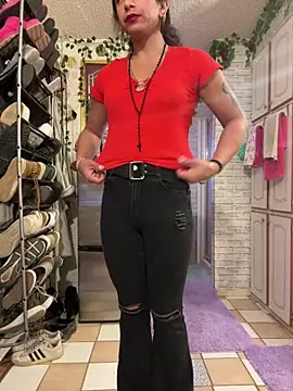 Show modela TranSexualJade95 na web-kameri