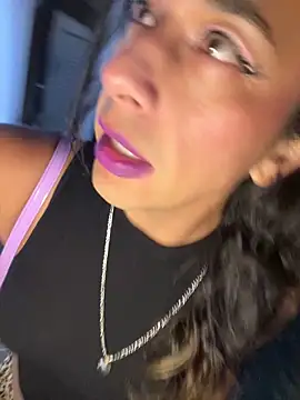 TranSexualJade95: διαδικτυακό σόου στην κάμερα